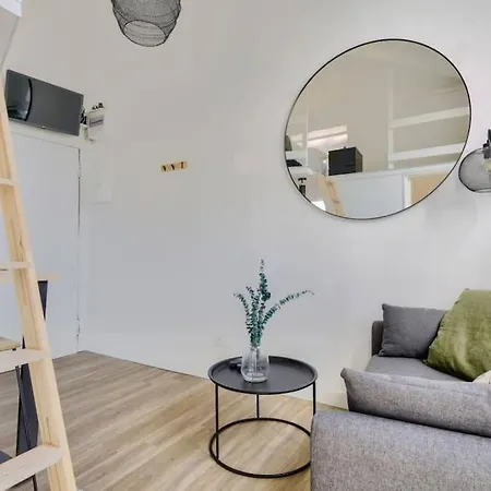 Avec Mezzanine Pour 2 Personnes アパート